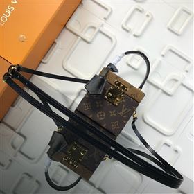 LOUIS VUITTON BLEECKER BOX 219591