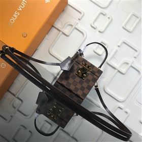 LOUIS VUITTON BLEECKER BOX 219582