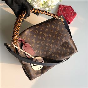 Louis Vuitton BEAUBOURG MM 251128