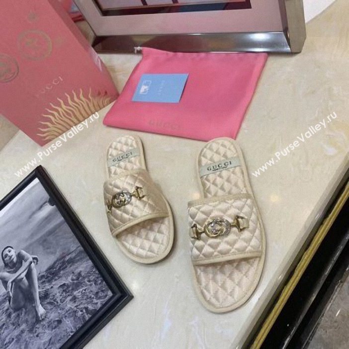 Gucci Quilted Slide Sandals with Interlocking G Horsebit 575852 Fabric Beige 2019 (modeng-9062428)