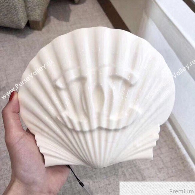 Chanel Shell-shaped Clutch with Chain White 2019 (JDH-9040316)