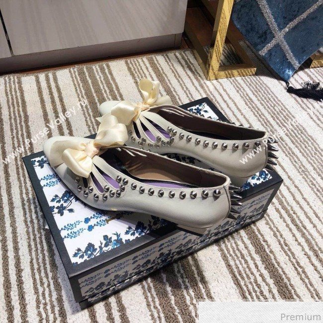 Gucci Cutout Studs Leather Pump with Bow Vintage White 2019 (DLY-9031142)