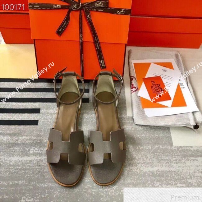 Hermes Santorini Grained Calfskin Flat Sandals Grey 2019 (KQN-9042620)