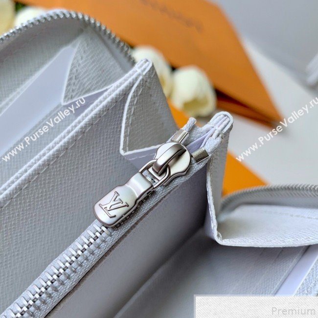 Louis Vuitton Travel Zippy Long Wallet in White Monogram Leather M67824 (FANG-9043034)