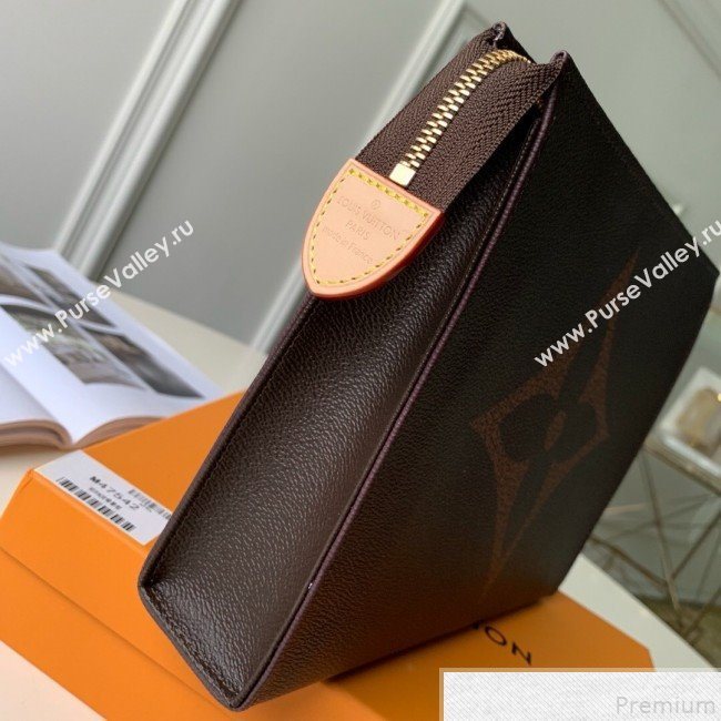 Louis Vuitton Giant Monogram Toiletry Pouch 26  (KD-9050850)