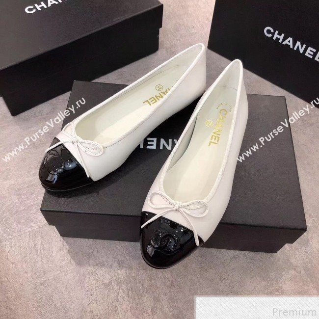 Chanel White Lambskin Leather Ballerinas with Black Paent leather Toe 2019 (DLY-9050176)