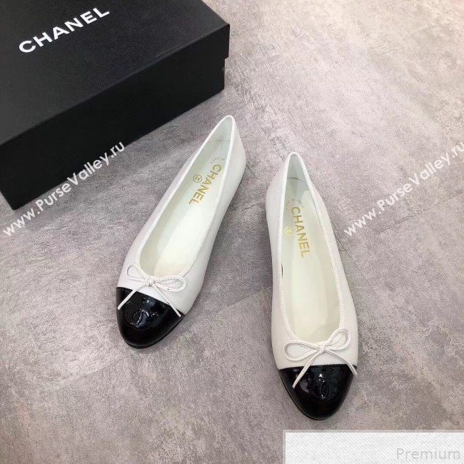 Chanel White Lambskin Leather Ballerinas with Black Paent leather Toe 2019 (DLY-9050176)