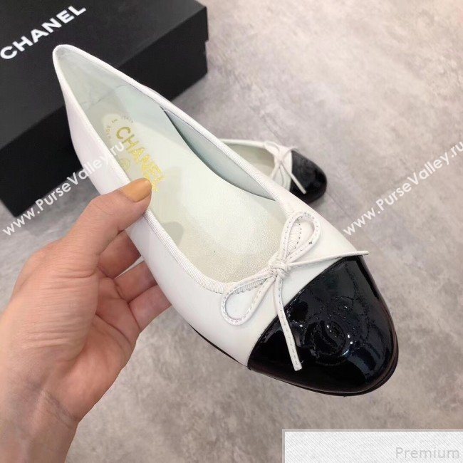 Chanel White Lambskin Leather Ballerinas with Black Paent leather Toe 2019 (DLY-9050176)