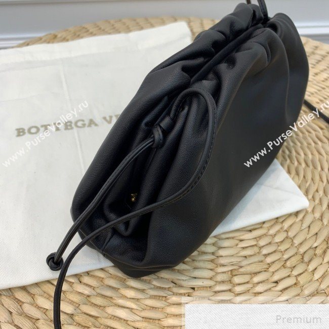 Bottega Veneta The Pouch 20 Clutch Shoulder Bag in Soft Folded Leather Black 2019 (WEIP-9051319)