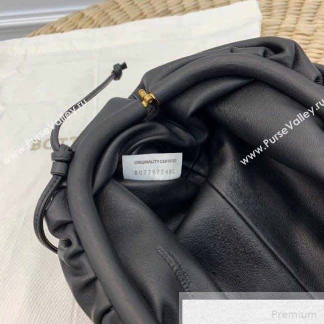 Bottega Veneta The Pouch 20 Clutch Shoulder Bag in Soft Folded Leather Black 2019 (WEIP-9051319)