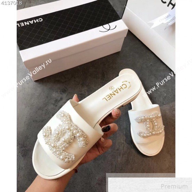 Chanel Flat Pearls CC Calfskin Slide Sandals G34678 White 2019 (EM-9051512)