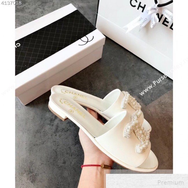 Chanel Flat Pearls CC Calfskin Slide Sandals G34678 White 2019 (EM-9051512)