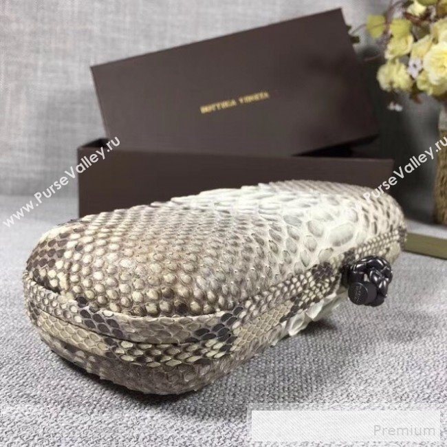 Bottega Veneta Large Snakeskin Woven Knot Clutch Grey/White (WT-9053114)