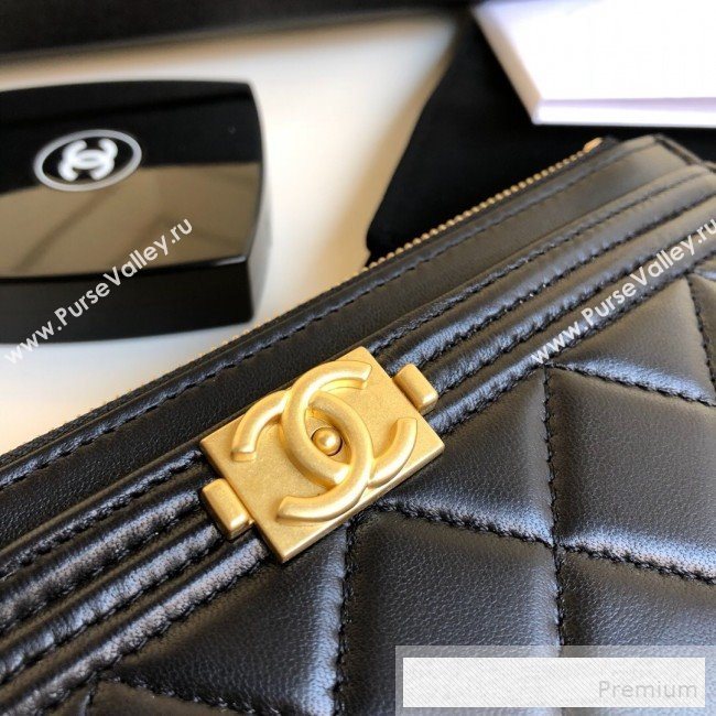 Chanel Large Quilted Smooth Lambskin Zip Boy Card Holder Black/Gold (YUND-9060632)