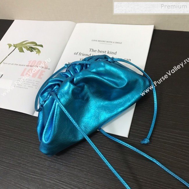Bottega Veneta Small The Pouch 22 Clutch in Crinkled Metallic Leather Sky Blue 2019 (MISU-9082029)