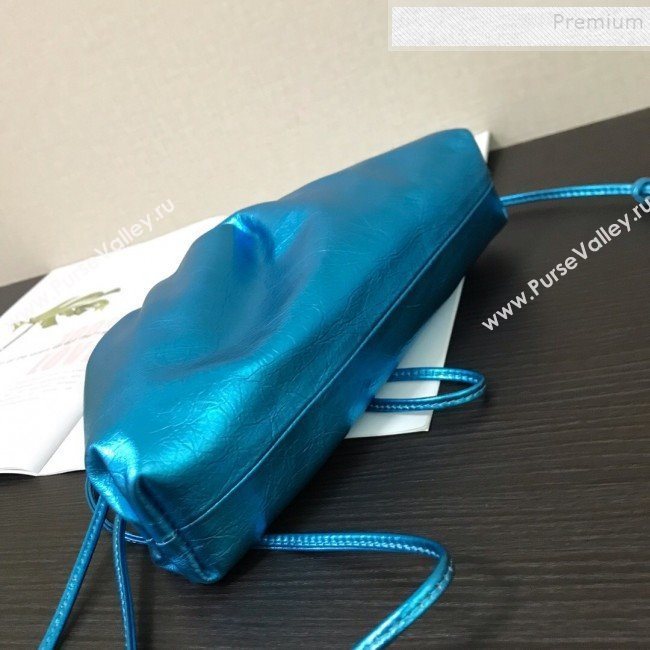 Bottega Veneta Small The Pouch 22 Clutch in Crinkled Metallic Leather Sky Blue 2019 (MISU-9082029)