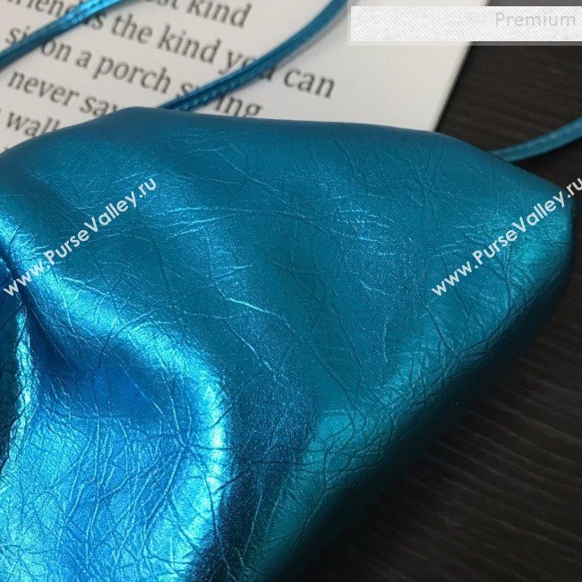 Bottega Veneta Small The Pouch 22 Clutch in Crinkled Metallic Leather Sky Blue 2019 (MISU-9082029)