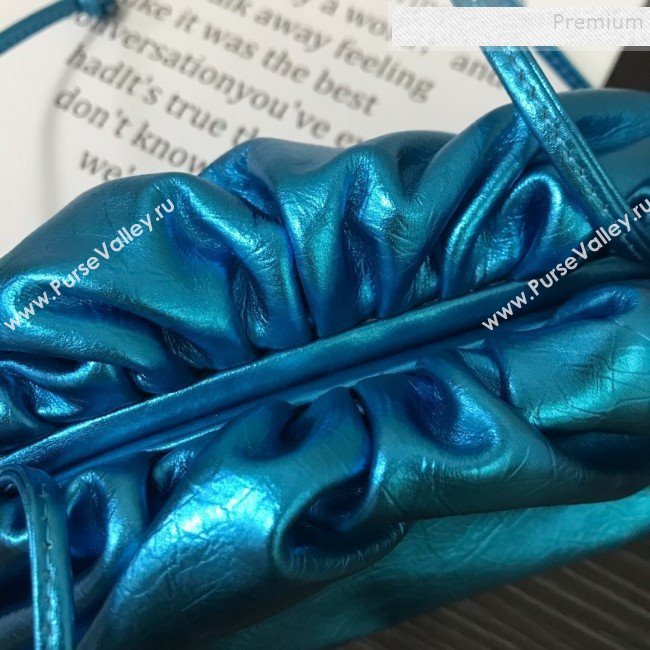 Bottega Veneta Small The Pouch 22 Clutch in Crinkled Metallic Leather Sky Blue 2019 (MISU-9082029)