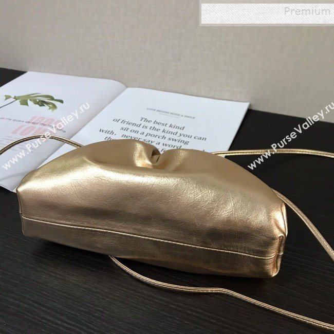 Bottega Veneta Small The Pouch 22 Clutch in Crinkled Metallic Leather Gold 2019 (MISU-9082028)