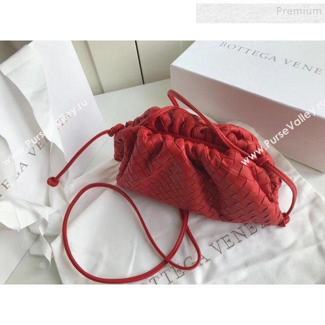 Bottega Veneta Small The Pouch 22 Clutch in Woven Lambskin Red 2019 (MISU-9082031)