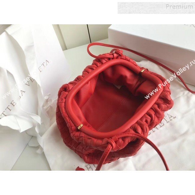 Bottega Veneta Small The Pouch 22 Clutch in Woven Lambskin Red 2019 (MISU-9082031)