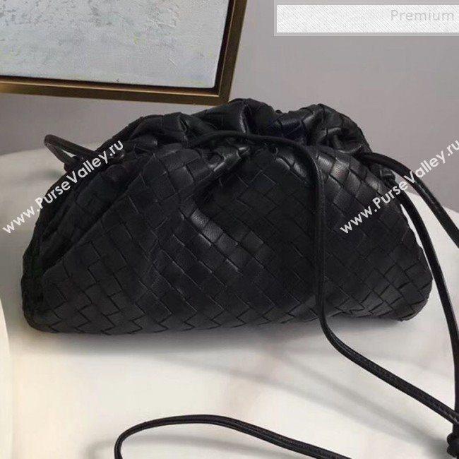 Bottega Veneta Small The Pouch Oversize Clutch in Woven Lambskin Black 2019 (MISU-9081943)