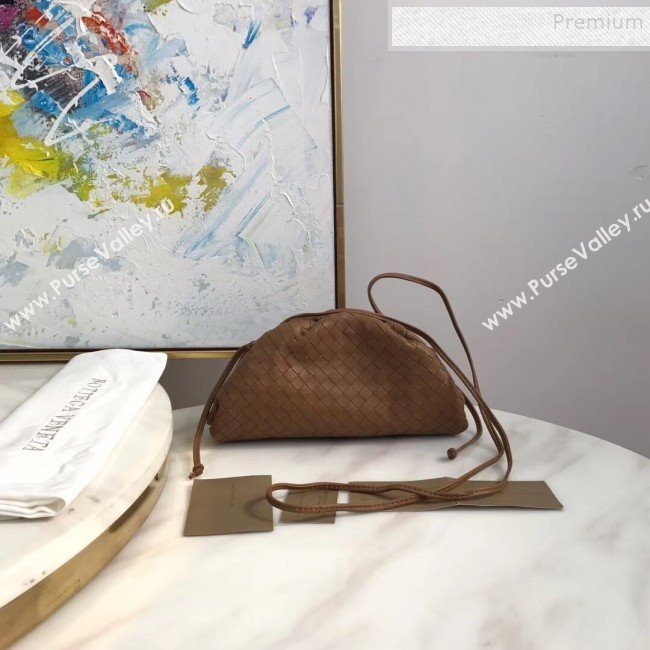 Bottega Veneta Small The Pouch Oversize Clutch in Woven Lambskin Brown 2019 (MISU-9081944)