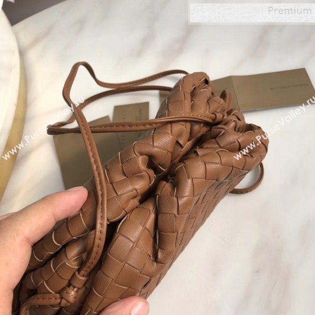 Bottega Veneta Small The Pouch Oversize Clutch in Woven Lambskin Brown 2019 (MISU-9081944)