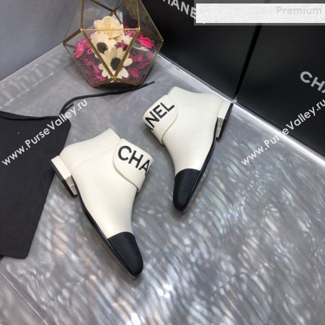 Chanel Embroidered Calfskin Flat Short Boots G35167 White 2019 (DLY-9091126)