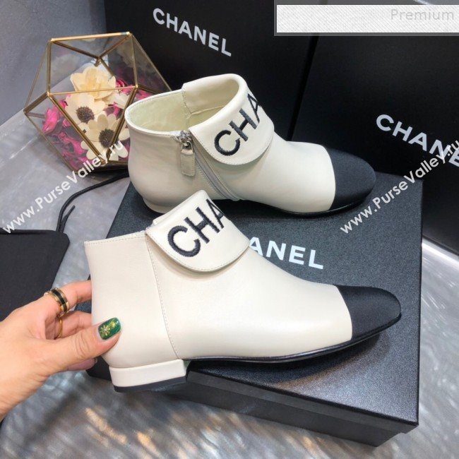 Chanel Embroidered Calfskin Flat Short Boots G35167 White 2019 (DLY-9091126)