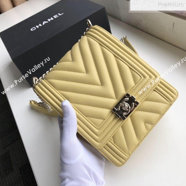 Chanel Long Chevron Smooth Lambskin Boy Flap Bag AS0130 Yellow 2019 (FM-9072311)