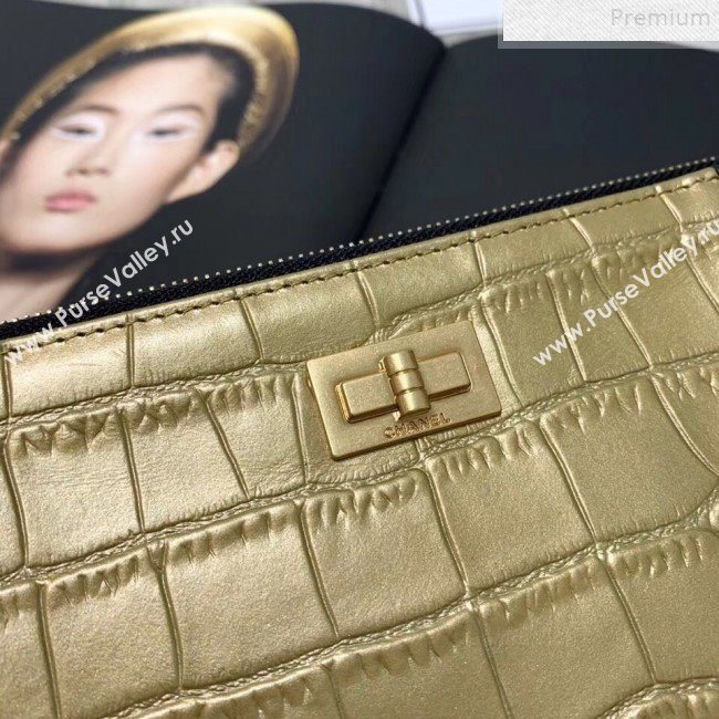 Chanel Metallic Crocodile Embossed Calfskin and Lambskin 2.55 Pouch A82725 Black/Gold 2019 (FENGH-9072314)