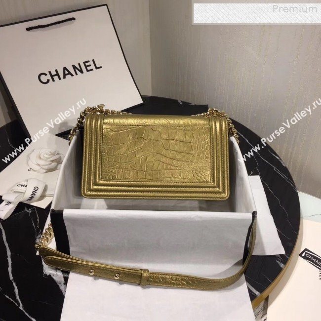 Chanel Crocodile Embossed Leather Medium Boy Flap Bag Gold 2019 (KAIS-9080824)
