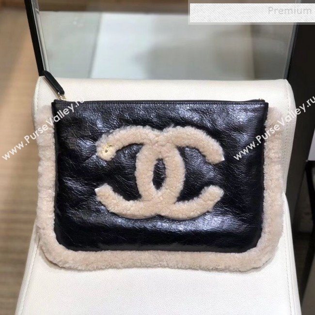 Chanel Shiny Crumpled Sheepskin and Shearling Sheepskin Clutch Beige/Black 2019 (SMJD-9110411)