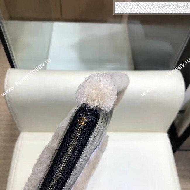 Chanel Shiny Crumpled Sheepskin and Shearling Sheepskin Clutch Beige/Black 2019 (SMJD-9110411)