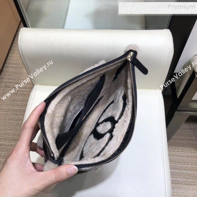 Chanel Shiny Crumpled Sheepskin and Shearling Sheepskin Clutch Beige/Black 2019 (SMJD-9110411)
