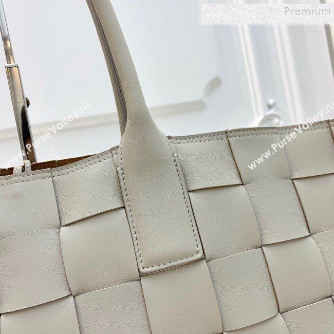 Bottega Veneta Medium Tote Bag in Maxi Woven Leather White 2019 (WEIP-9101023)