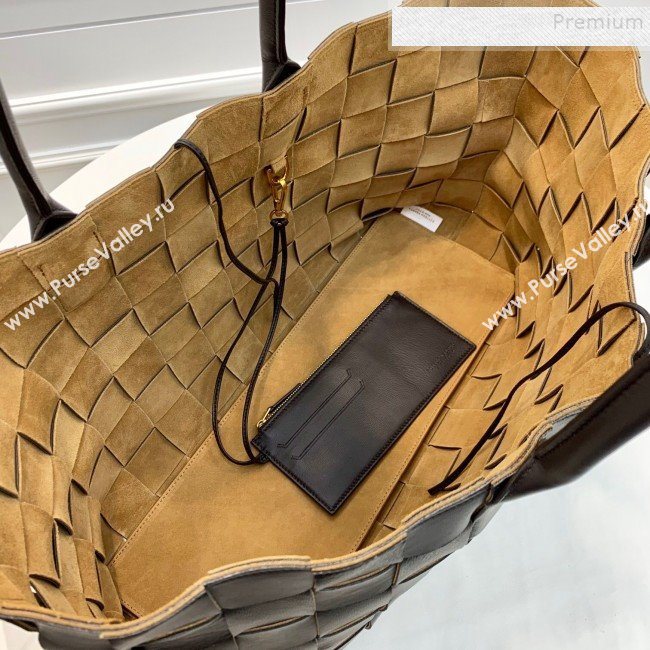 Bottega Veneta Medium Tote Bag in Maxi Woven Leather Dark Brown 2019 (WEIP-9101024)