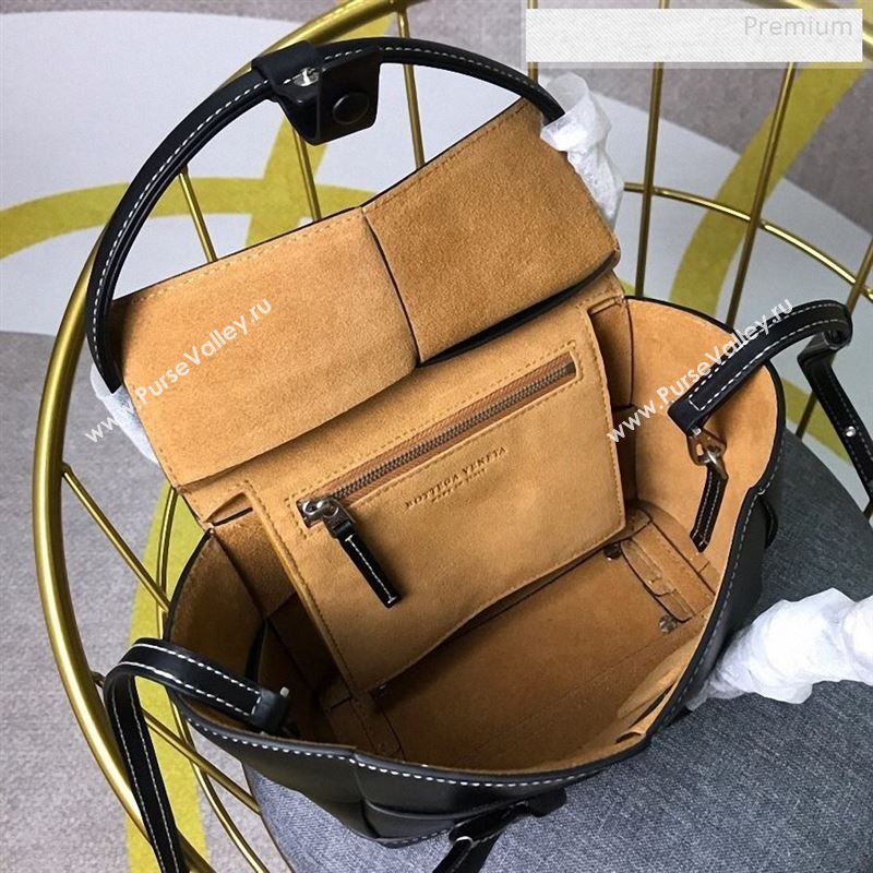 Bottega Veneta Arco Mini Bag in Smooth Maxi Woven Calfskin Black 2019 (MS-9122327)