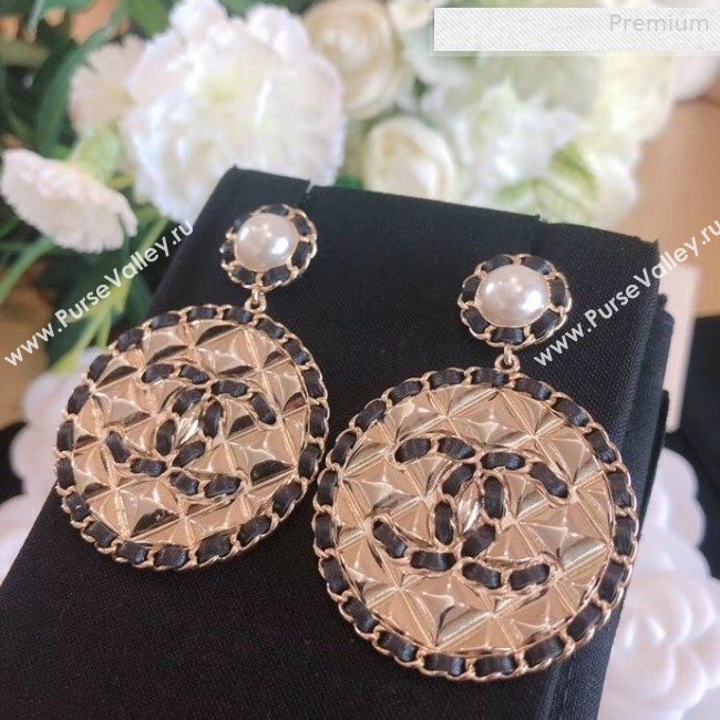 Chanel Quilted Round Metal Chain Leather Short Earrings AB3047 2019 (YF-0010817)