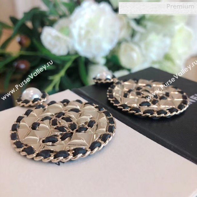Chanel Quilted Round Metal Chain Leather Short Earrings AB3047 2019 (YF-0010817)