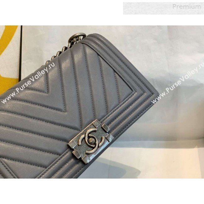 Chanel Chevron Grained Calfskin Medium Boy Flap Bag A67086 Gray/Vintage Silver 2019 (SMJD-0010209)