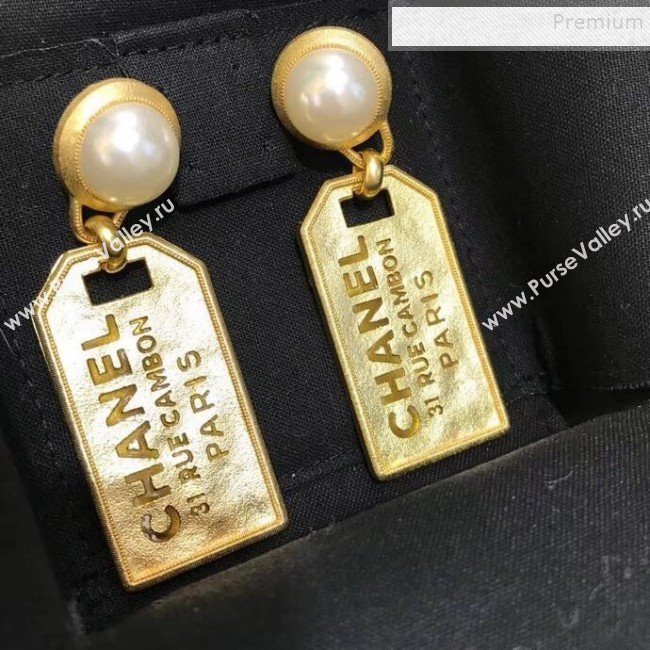 Chanel Metal Tag Pearl Short Earrings AB3278 2019 (YF-9120652)
