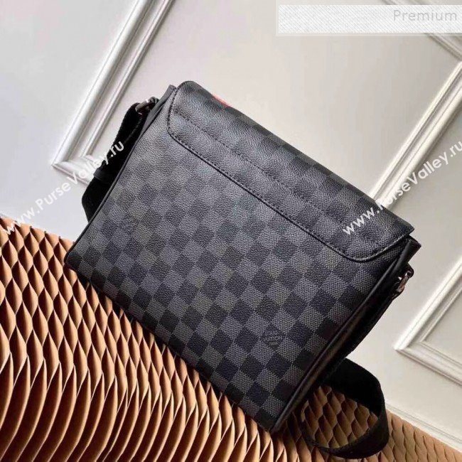 Louis Vuitton Mens District PM Messenger Map Print Damier Graphite Canvas Shoulder Bag N40238 2019 (KIKI-9120417)