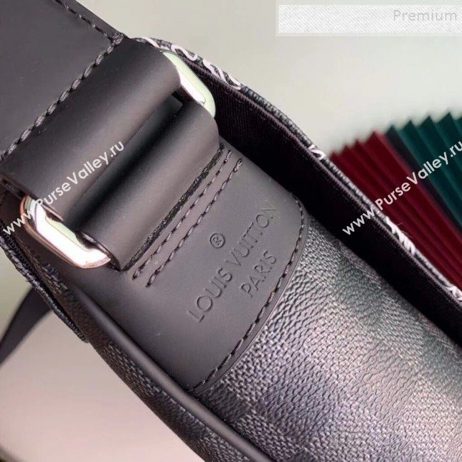 Louis Vuitton Mens District PM Messenger Map Print Damier Graphite Canvas Shoulder Bag N40238 2019 (KIKI-9120417)