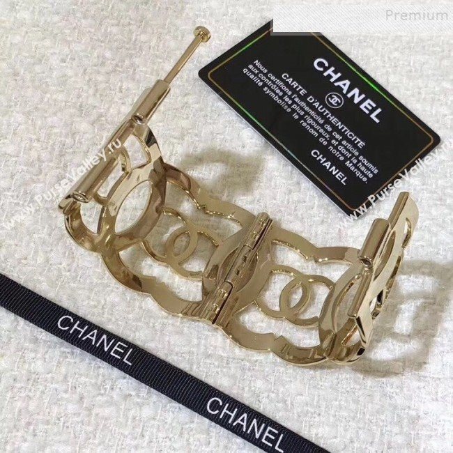 Chanel Cutout Metal Cuff Bracelet AB2655 Gold 2019 (YF-9121258)