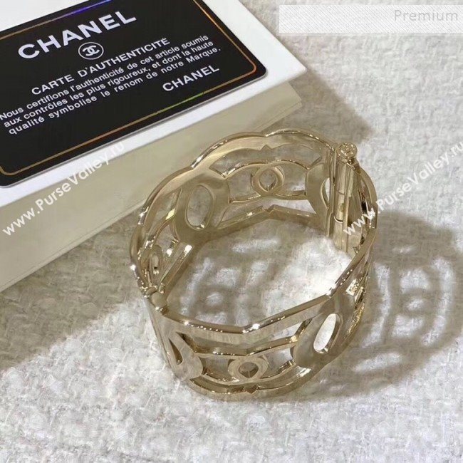 Chanel Cutout Metal Cuff Bracelet AB2655 Gold 2019 (YF-9121258)