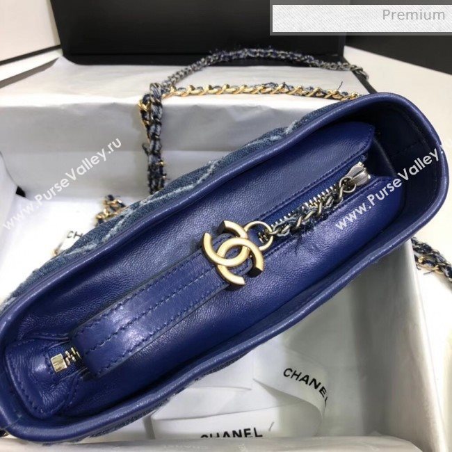 Chanel CHANELS GABRIELLE Small Hobo Bag In Denim &amp; Calfskin A91810 Deep Blue 2020 (SS-20042216)