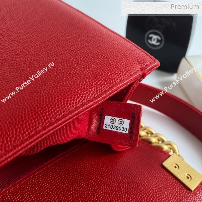 Chanel Grained Chevron Calfskin Medium Boy Flap Bag Red 2020 (YD-0022107)