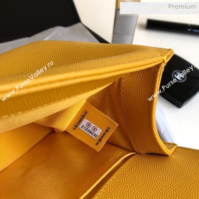 Chanel Grained Chevron Calfskin Small/Medium Boy Flap Bag Yellow 2020 (YD-0022105)